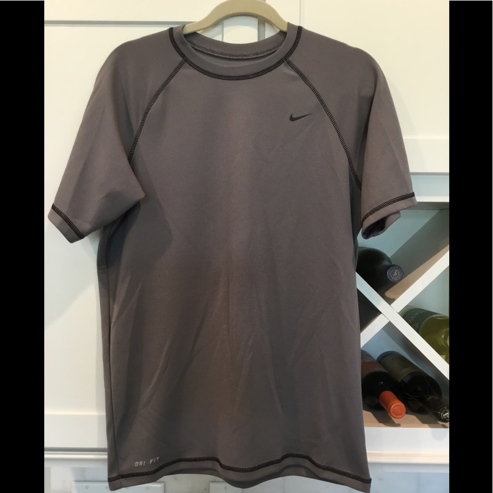 Men’s Nike Dri-Fit Shirt. Size M.